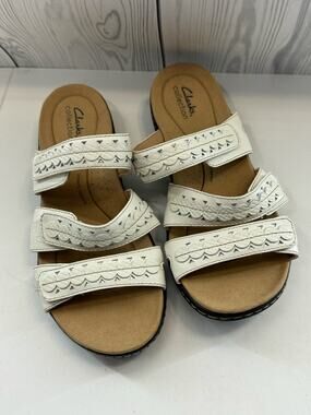 CLARKS Women  White LAURIEANN Cove Slip On WIDTH SLIP ON SANDALS, Size 9.5